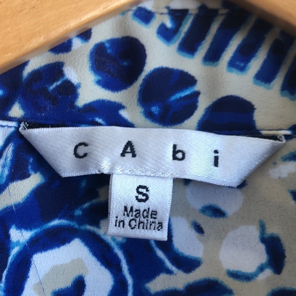 CAbi blue geometric print tab sleeve blouse - Picture 9 of 9